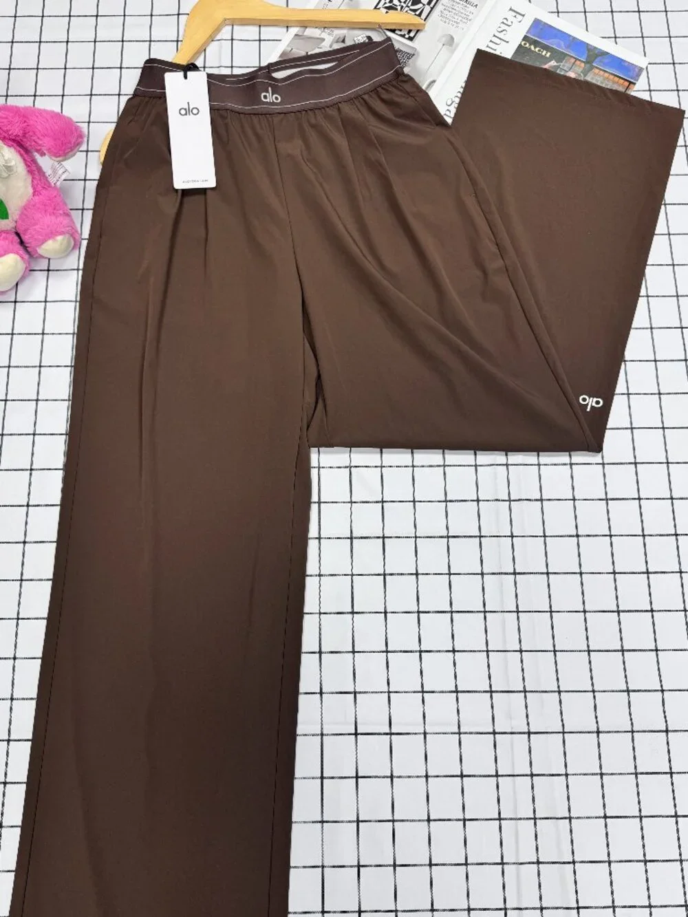 ALO Yoga 😉🤎 Coffee Brown Women's Straight Leg Pants (Regular) 30-inch Trouser